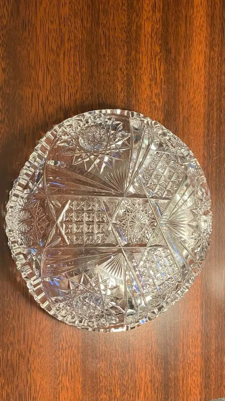 American Brilliant Period Cut Glass Crystal Bowl. Starburst and Lattice Patterns